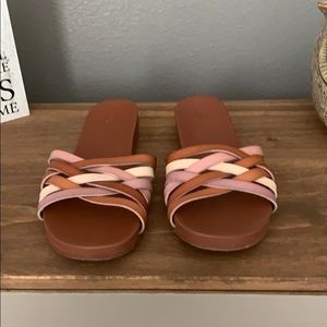 Roxy sandals